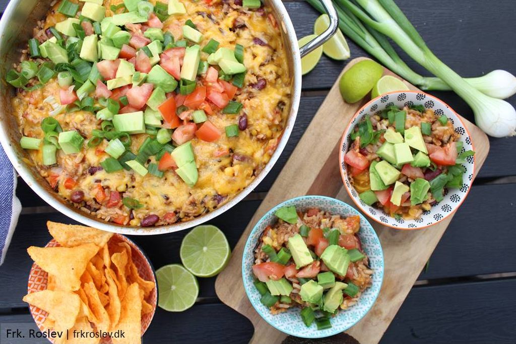 One pan mexicanske risret med oksekød og cheddarost